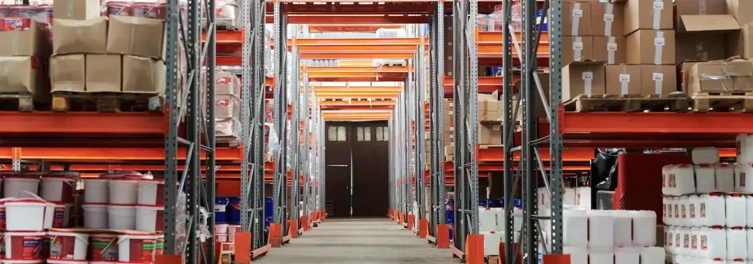 Warehouse scene for Emerging Professional Group Tour of Amazon facility.